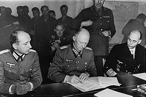 Jodl firma la rendici�n incondicional el 7 de mayo de 1945